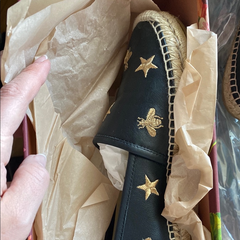 Gucci  espadrilles with stars and bees comes with floral box - Picture 6 of 9